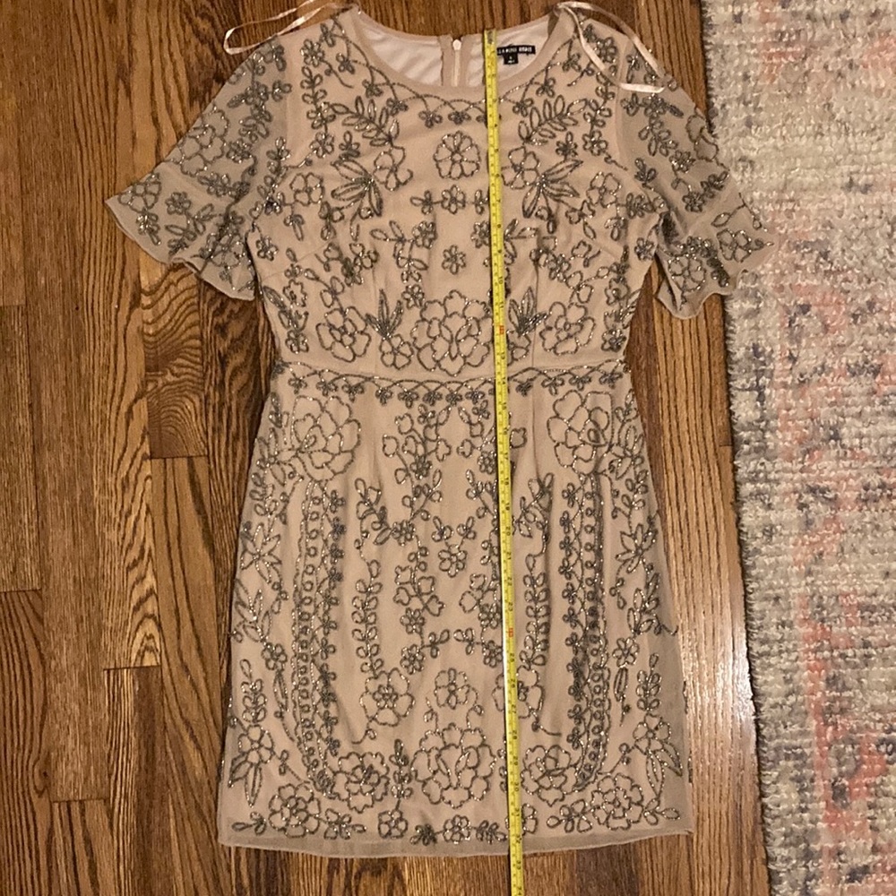 gorgeous bead-embroidered dress 👗 - Picture 3 of 7